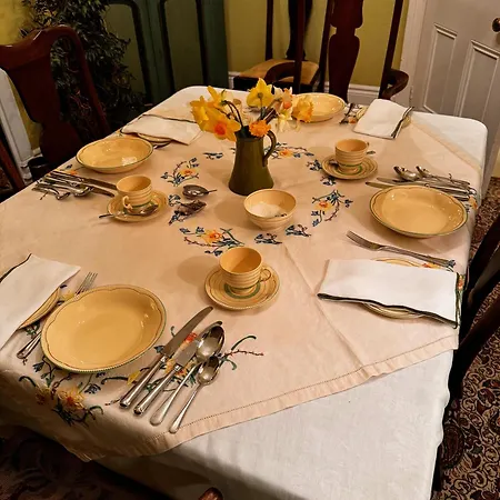 Anne'S House-2